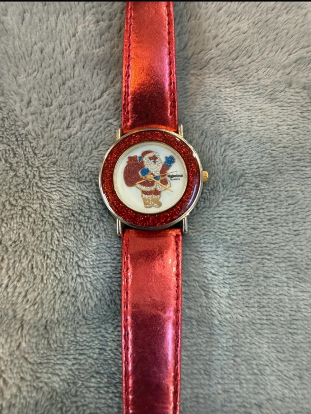 Red Santa Charm Women's Watch - Holiday Accessory WORKS new battery